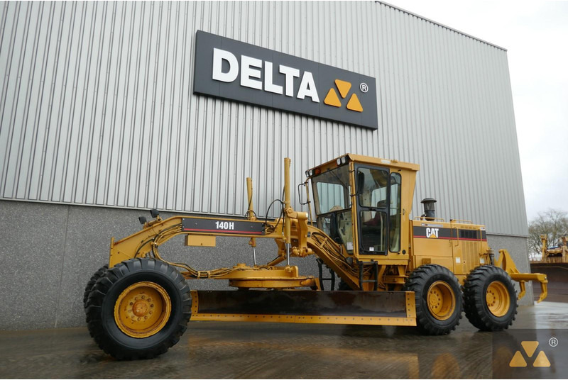 Caterpillar 140H Ex-army - Niveleuse: photos 4 Caterpillar 140H Ex-army - Niveleuse: photos 4