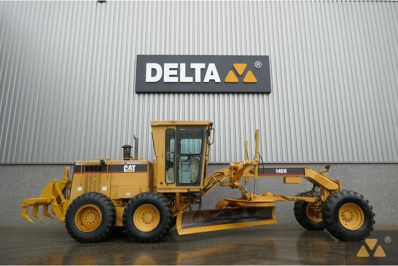 Caterpillar 140H Ex-army - Niveleuse: photos 2 Caterpillar 140H Ex-army - Niveleuse: photos 2