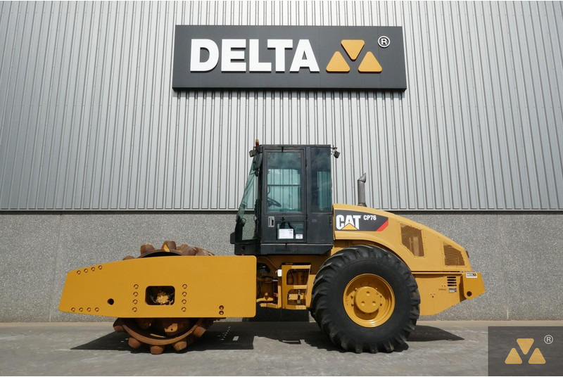 Caterpillar CP76 - Compacteur: photos 1 Caterpillar CP76 - Compacteur: photos 1