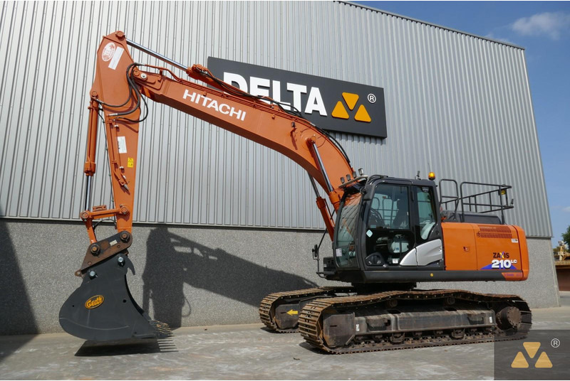 Hitachi ZX210LC-6 - Pelle sur chenille: photos 3 Hitachi ZX210LC-6 - Pelle sur chenille: photos 3