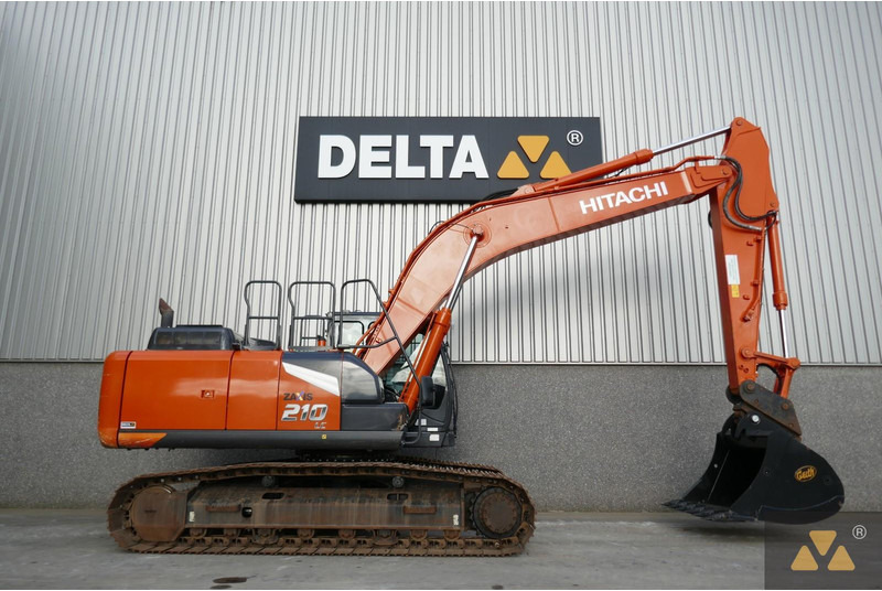 Hitachi ZX210LC-7 - Pelle sur chenille: photos 2 Hitachi ZX210LC-7 - Pelle sur chenille: photos 2