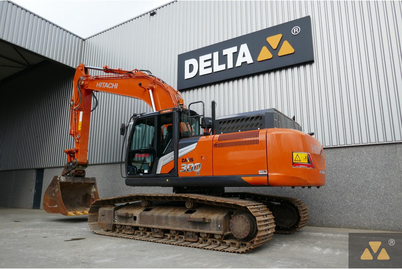 Hitachi ZX300LC-7 - Pelle sur chenille: photos 4 Hitachi ZX300LC-7 - Pelle sur chenille: photos 4