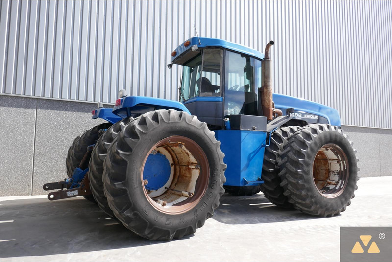 New Holland 9482 - Tracteur agricole: photos 5 New Holland 9482 - Tracteur agricole: photos 5