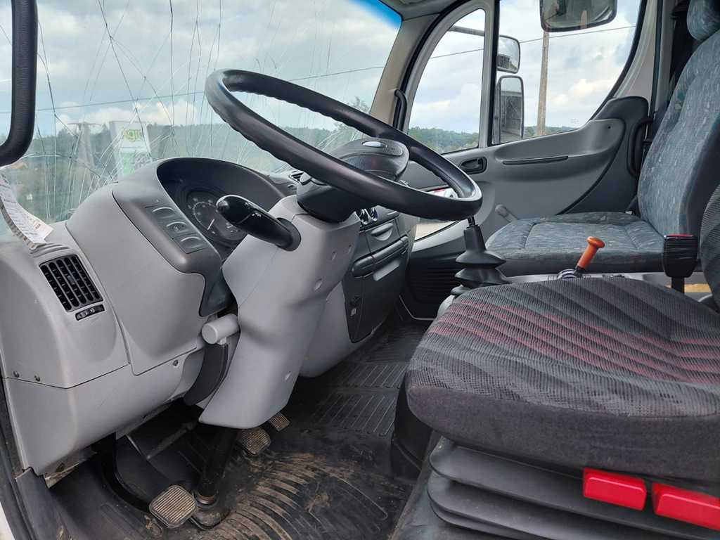 Avia D90, EURO 3, SIDES, HYDRAULIC FRONT - Camion à rideaux coulissants: photos 3 Avia D90, EURO 3, SIDES, HYDRAULIC FRONT - Camion à rideaux coulissants: photos 3