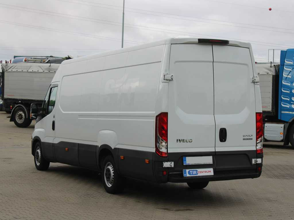 Iveco Daily 35S16 - Fourgon utilitaire: photos 5 Iveco Daily 35S16 - Fourgon utilitaire: photos 5