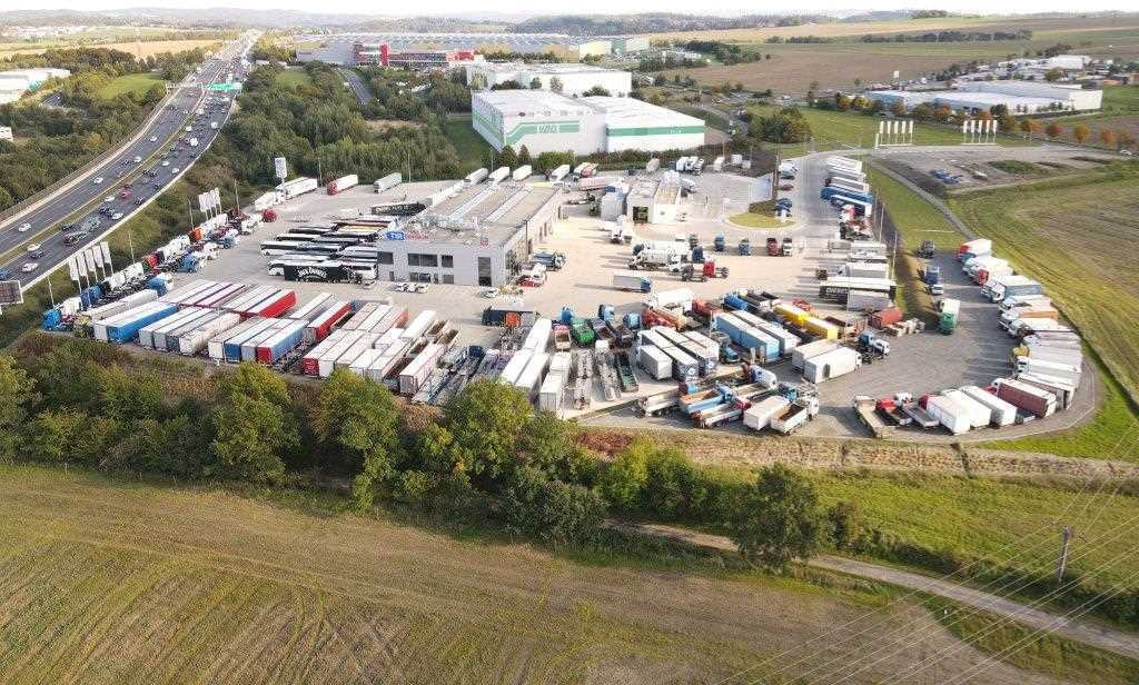 Krone SD, LIFT AXLE, 2x EVAPORATOR, CARRIER VECTOR 1950MT - Semi-remorque frigorifique: photos 2 Krone SD, LIFT AXLE, 2x EVAPORATOR, CARRIER VECTOR 1950MT - Semi-remorque frigorifique: photos 2