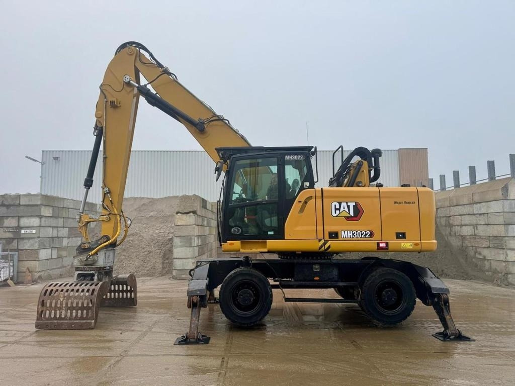 Pelle de manutention CAT MH3022: photos 7