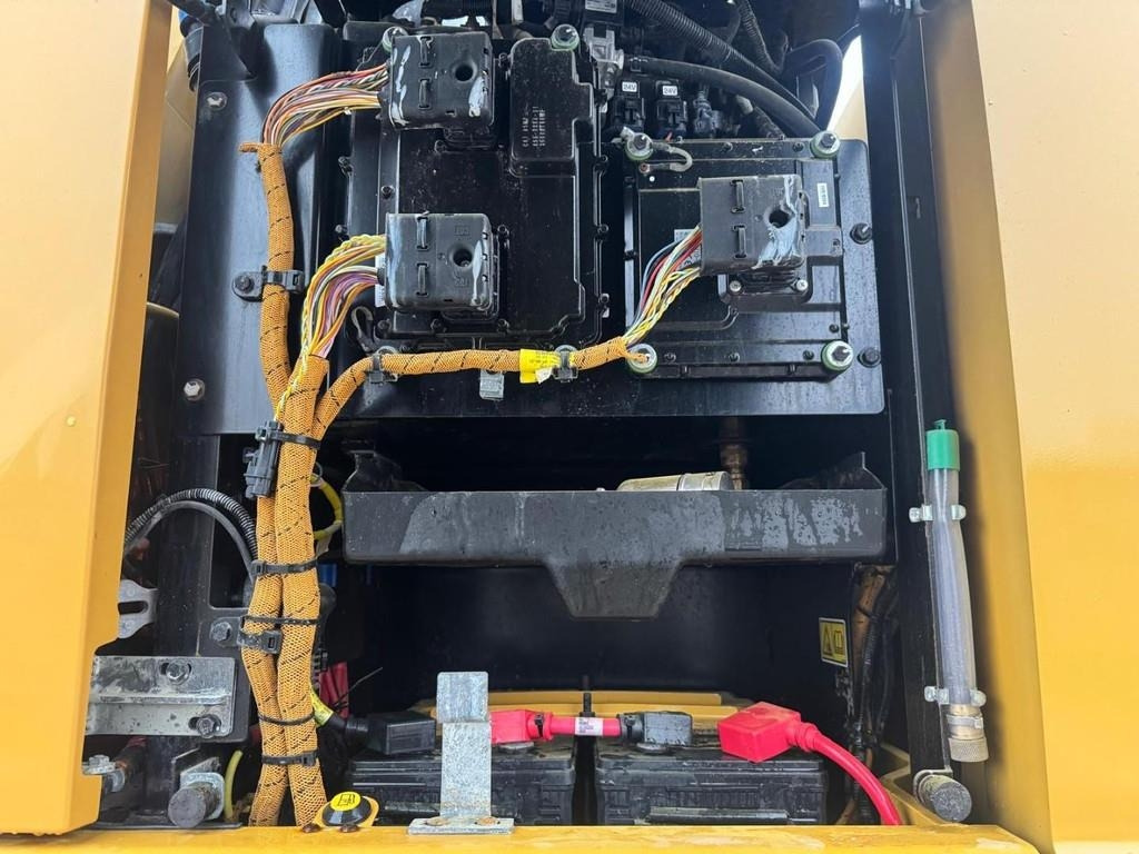 Pelle de manutention CAT MH3022: photos 15