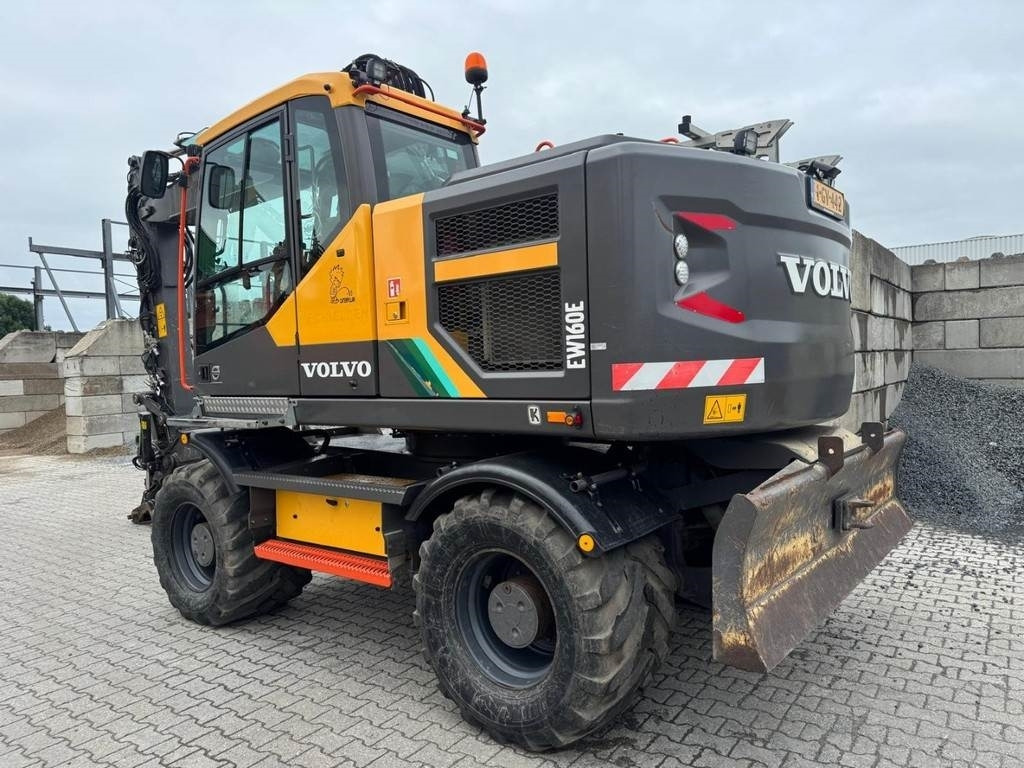 Volvo EW160 E - Pelle sur pneus: photos 3 Volvo EW160 E - Pelle sur pneus: photos 3