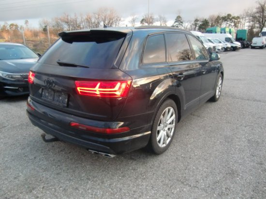 Audi SQ7 4,0 TDi V8 S line - SUV: photos 4 Audi SQ7 4,0 TDi V8 S line - SUV: photos 4