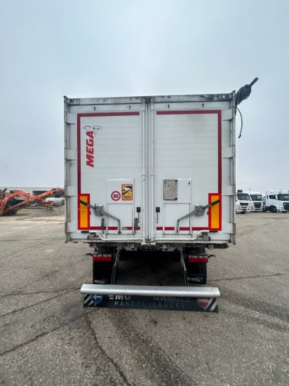 MEGA Alu-Kastenmulde 55m³, SAF-Achsen, Rollplane, Kombiklappe, Stehpodest - Semi-remorque benne: photos 3 MEGA Alu-Kastenmulde 55m³, SAF-Achsen, Rollplane, Kombiklappe, Stehpodest - Semi-remorque benne: photos 3