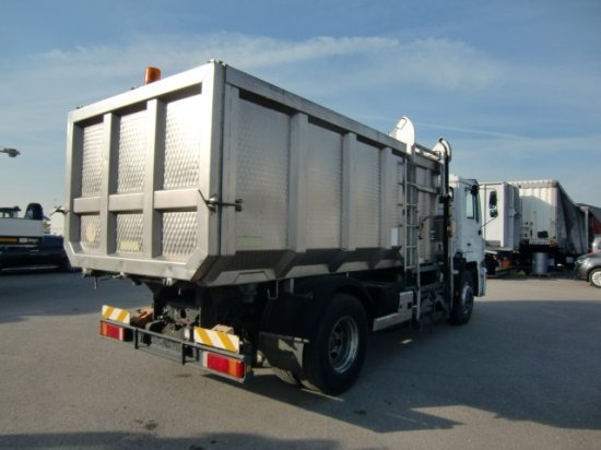 MAN 19.342 Tierkörperverwertung Sonderaufbau, Blattgefedert - Véhicule de voirie/ Spécial, Camion: photos 4 MAN 19.342 Tierkörperverwertung Sonderaufbau, Blattgefedert - Véhicule de voirie/ Spécial, Camion: photos 4