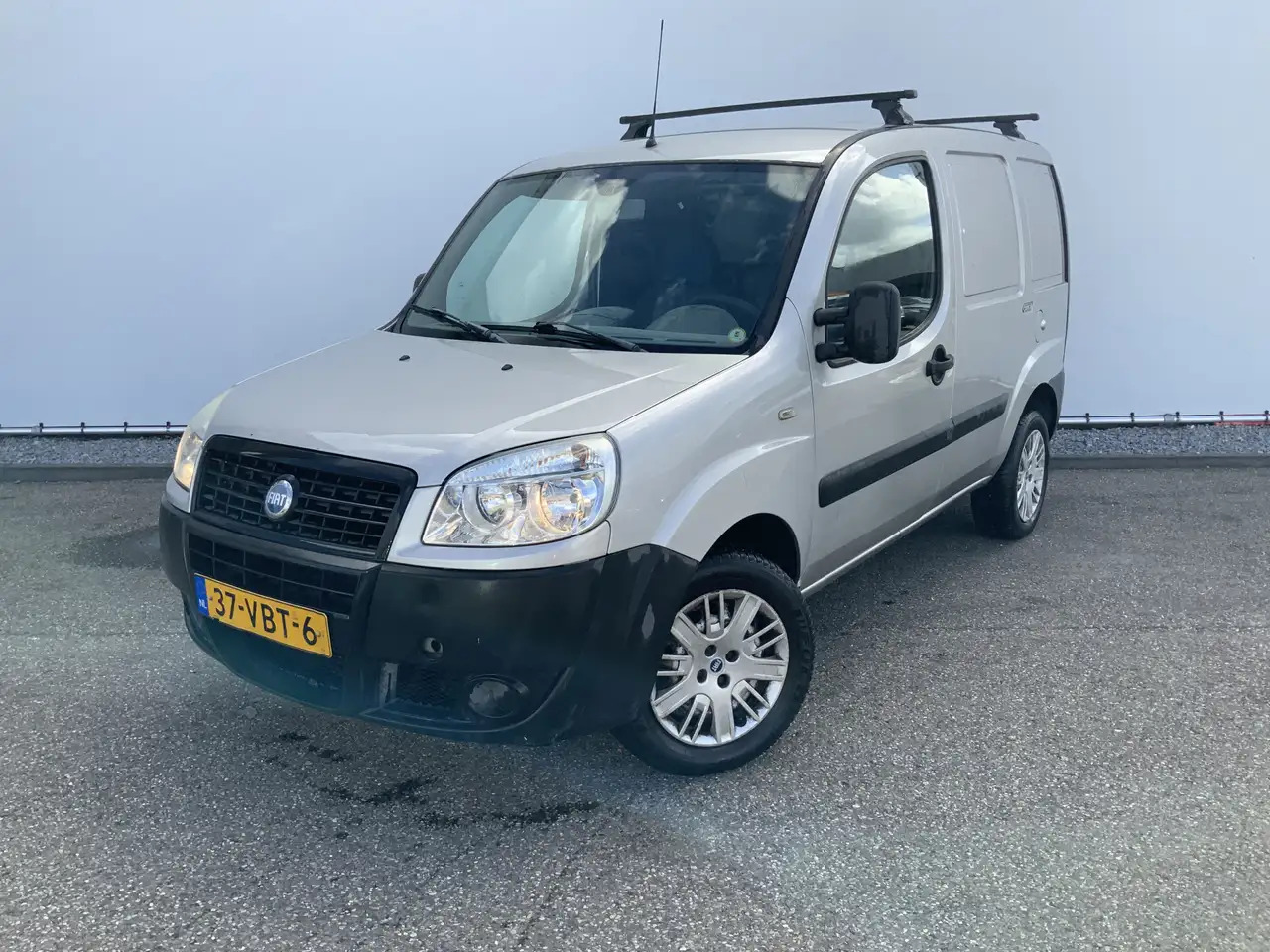 Fiat Doblo 1.3 MultiJet Basis Marge Geen BTW Export - Fourgonnette: photos 1 Fiat Doblo 1.3 MultiJet Basis Marge Geen BTW Export - Fourgonnette: photos 1