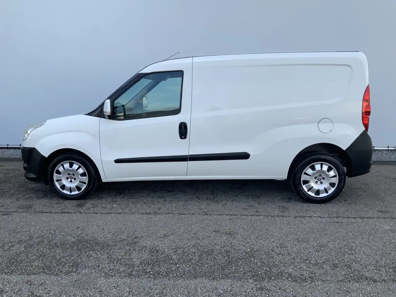 Fiat Doblo Cargo 1.6 MultiJet SX Maxi Airco Trekhaak 1300 kg - Fourgonnette: photos 3 Fiat Doblo Cargo 1.6 MultiJet SX Maxi Airco Trekhaak 1300 kg - Fourgonnette: photos 3