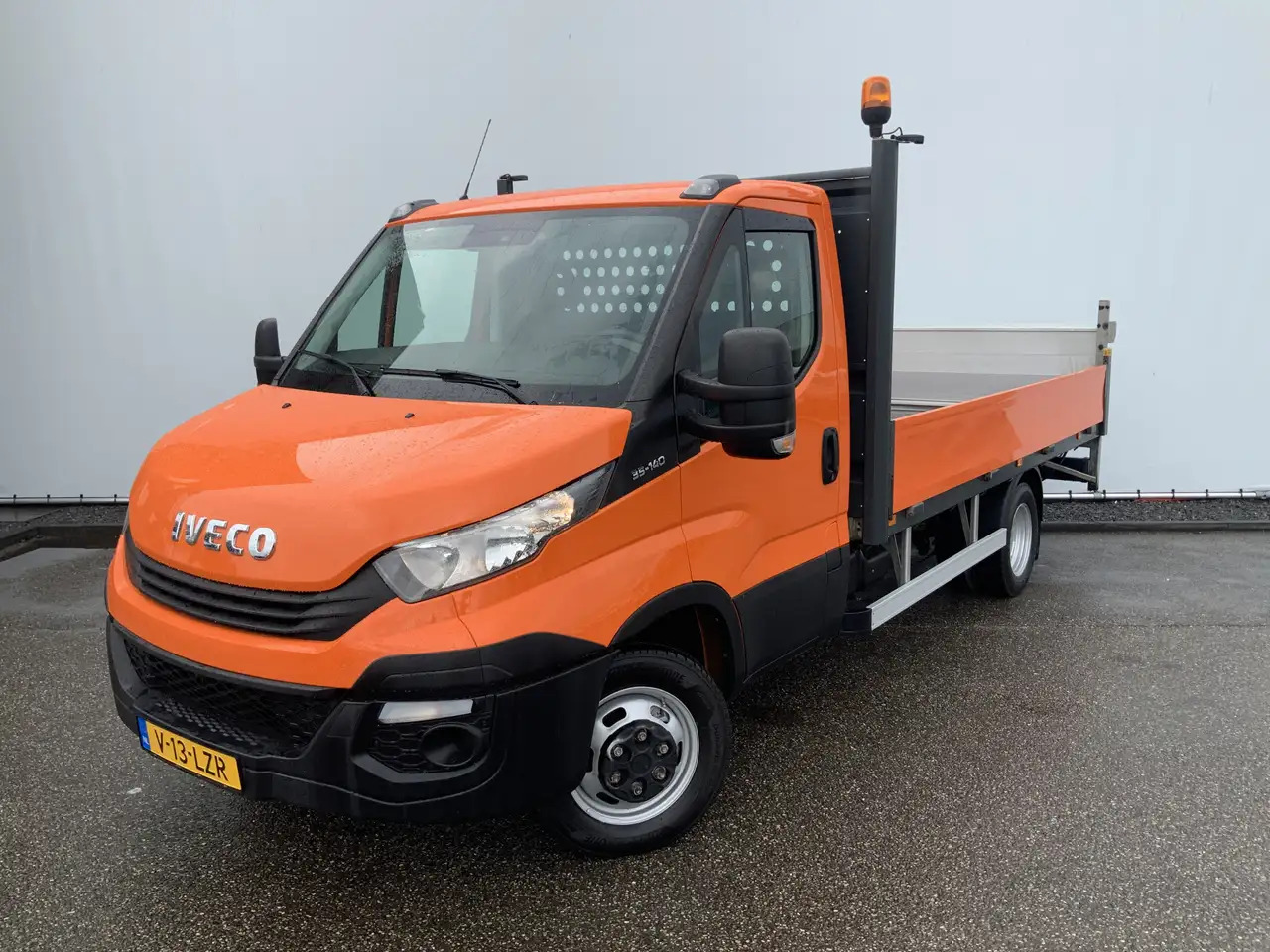 Iveco Daily 35C14 2.3 375 Pick Up & LaadLift Airco Navi Trekha - Utilitaire plateau: photos 1 Iveco Daily 35C14 2.3 375 Pick Up & LaadLift Airco Navi Trekha - Utilitaire plateau: photos 1