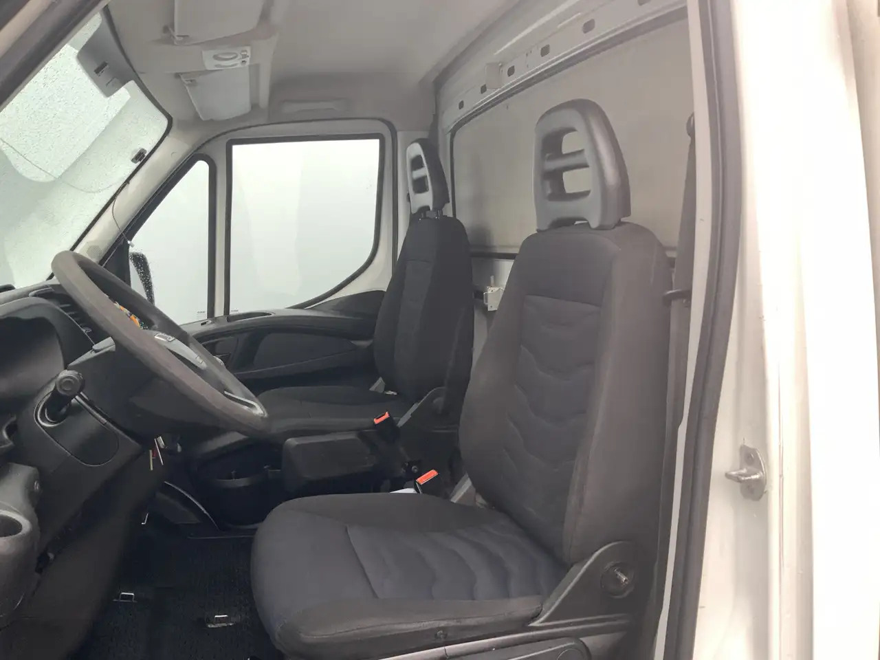Iveco Daily 35S12 2.3 345 VriesAuto 10 deuren _40 gr onder 0, - Utilitaire frigorifique: photos 3 Iveco Daily 35S12 2.3 345 VriesAuto 10 deuren _40 gr onder 0, - Utilitaire frigorifique: photos 3