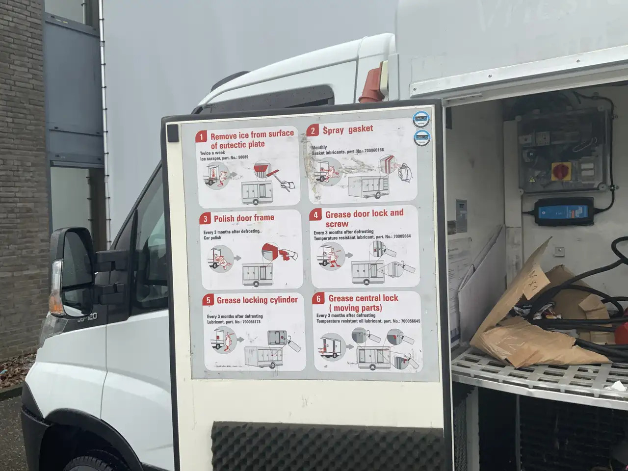 Iveco Daily 35S12 2.3 345 vries Auto 40 gr onder nul. 10 Deure - Utilitaire frigorifique: photos 5 Iveco Daily 35S12 2.3 345 vries Auto 40 gr onder nul. 10 Deure - Utilitaire frigorifique: photos 5