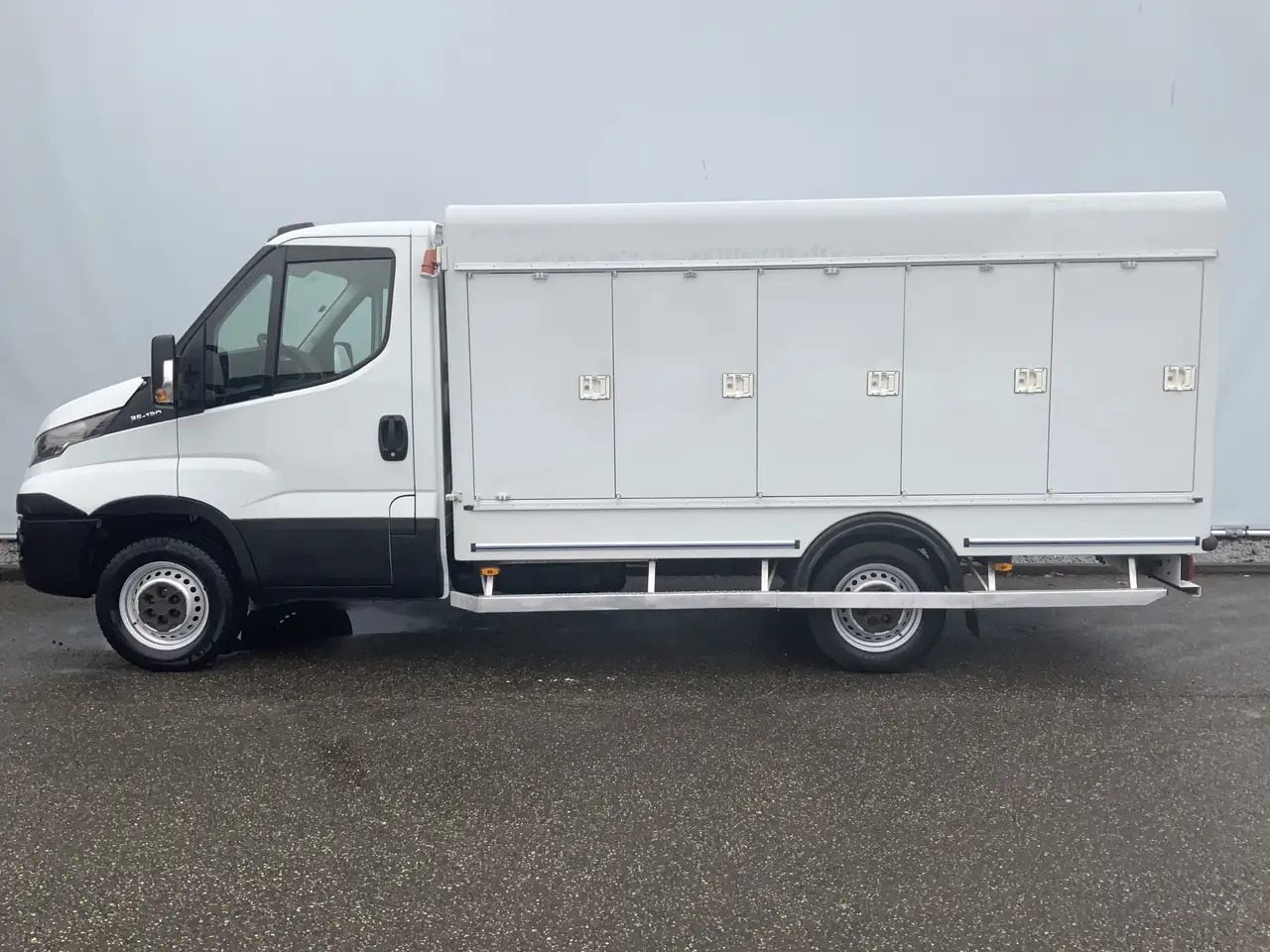 Iveco Daily 35S12 2.3 345 vries Auto 40 gr onder nul. 10 Deure - Utilitaire frigorifique: photos 3 Iveco Daily 35S12 2.3 345 vries Auto 40 gr onder nul. 10 Deure - Utilitaire frigorifique: photos 3