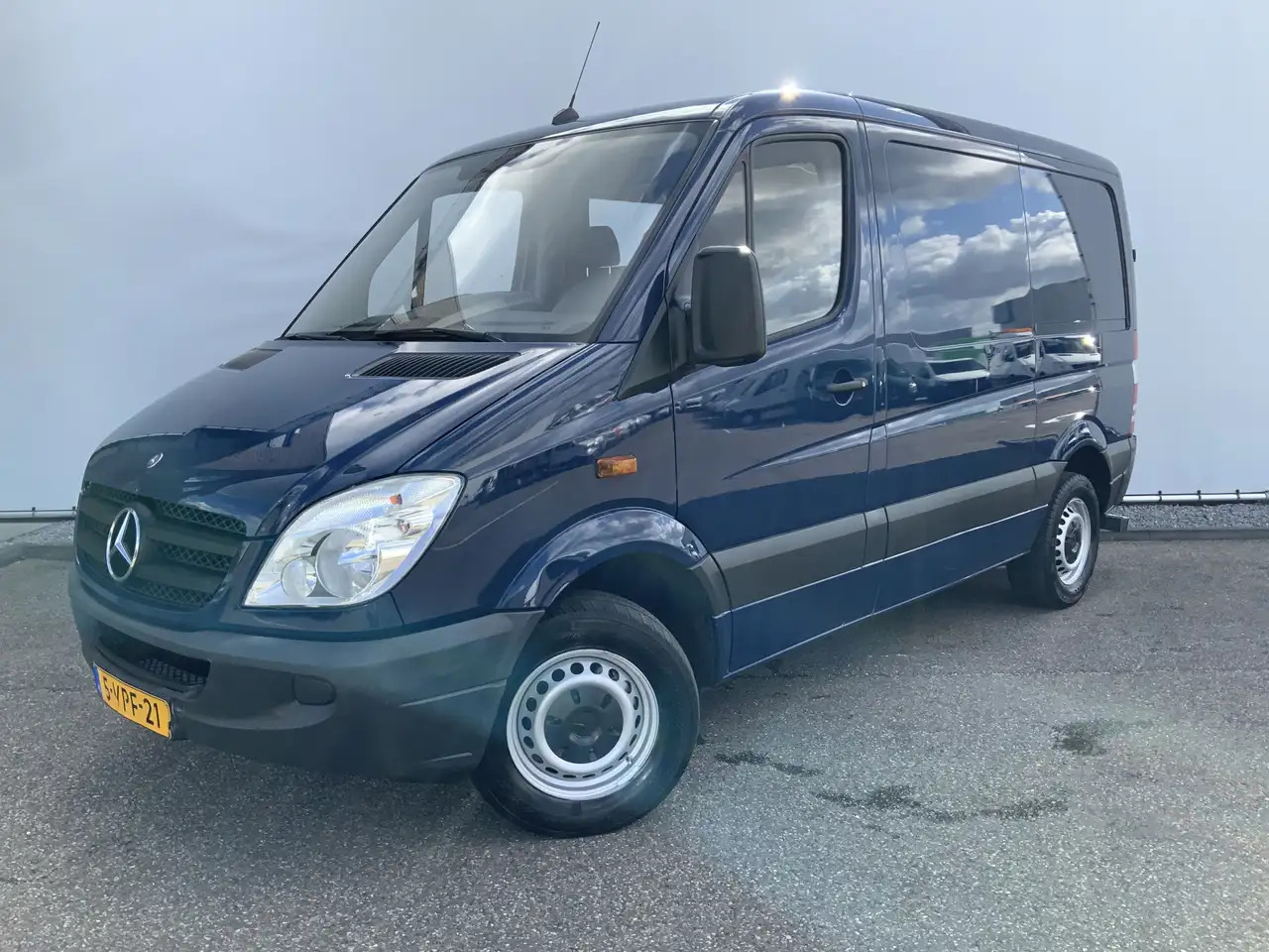 Mercedes-Benz Sprinter 210 2.2 CDI 325 L1H1 Airco Cruise 3 Zits Opstap Ba - Fourgon utilitaire: photos 1 Mercedes-Benz Sprinter 210 2.2 CDI 325 L1H1 Airco Cruise 3 Zits Opstap Ba - Fourgon utilitaire: photos 1