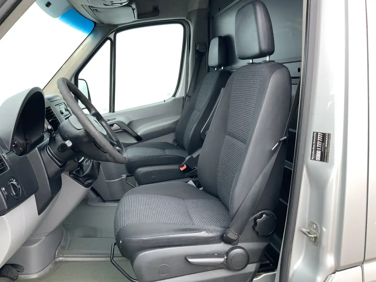 Fourgon utilitaire Mercedes-Benz Sprinter 213 2.2 CDI 325 L1H1 Airco Cruise Euro 4: photos 6