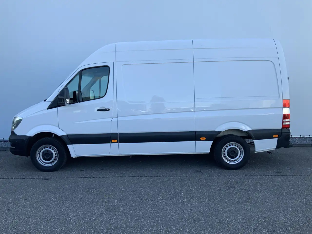 Mercedes-Benz Sprinter 313 2.2 CDI 366 L2H2 Airco 3 Zits Trekhaak & Opsta - Fourgon utilitaire: photos 3 Mercedes-Benz Sprinter 313 2.2 CDI 366 L2H2 Airco 3 Zits Trekhaak & Opsta - Fourgon utilitaire: photos 3