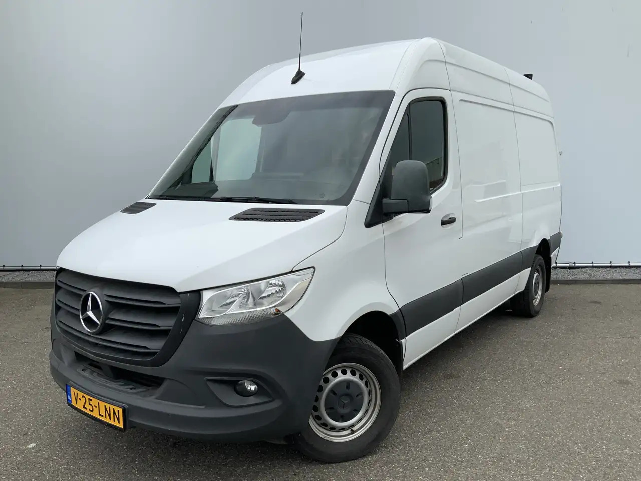 Mercedes-Benz Sprinter 316 2.2 CDI L2H2 Airco Cruise Camera Navi Trekhaak - Fourgon utilitaire: photos 1 Mercedes-Benz Sprinter 316 2.2 CDI L2H2 Airco Cruise Camera Navi Trekhaak - Fourgon utilitaire: photos 1