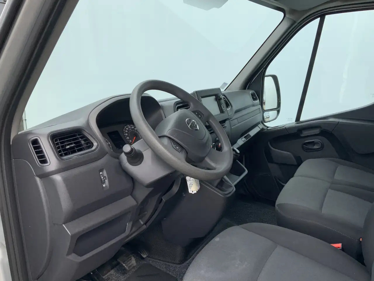 Nissan Interstar 2.3 dCi L2H2 Acenta Airco Cruise 3 Zits Camera Nav - Fourgon utilitaire: photos 5 Nissan Interstar 2.3 dCi L2H2 Acenta Airco Cruise 3 Zits Camera Nav - Fourgon utilitaire: photos 5