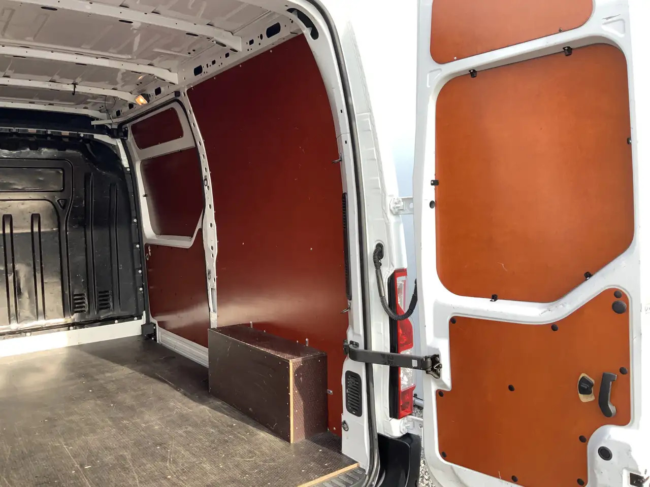 Fourgon utilitaire Nissan NV400 2.3 dCi L2H2 Optima L2H2 Airco Cruise Trekhaak 250: photos 17