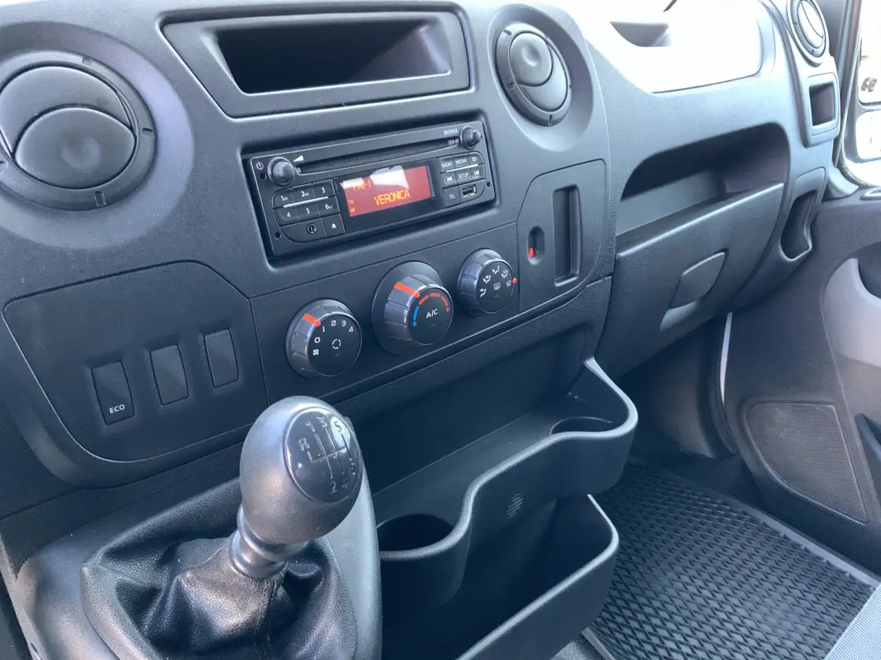 Nissan NV400 2.3 dCi L3H1 Dub Cab 3 Zijde Kipper Airco Bakmaat - Utilitaire benne, Utilitaire double cabine: photos 5 Nissan NV400 2.3 dCi L3H1 Dub Cab 3 Zijde Kipper Airco Bakmaat - Utilitaire benne, Utilitaire double cabine: photos 5