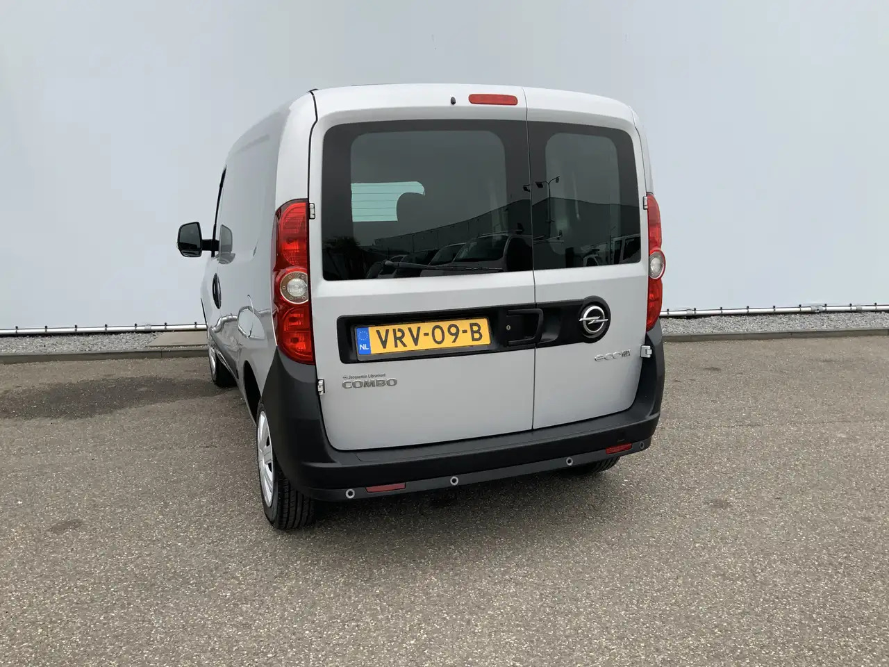 Opel Combo 1.3 CDTi L1H1 Edition Airco Euro 6 - Fourgonnette: photos 2 Opel Combo 1.3 CDTi L1H1 Edition Airco Euro 6 - Fourgonnette: photos 2