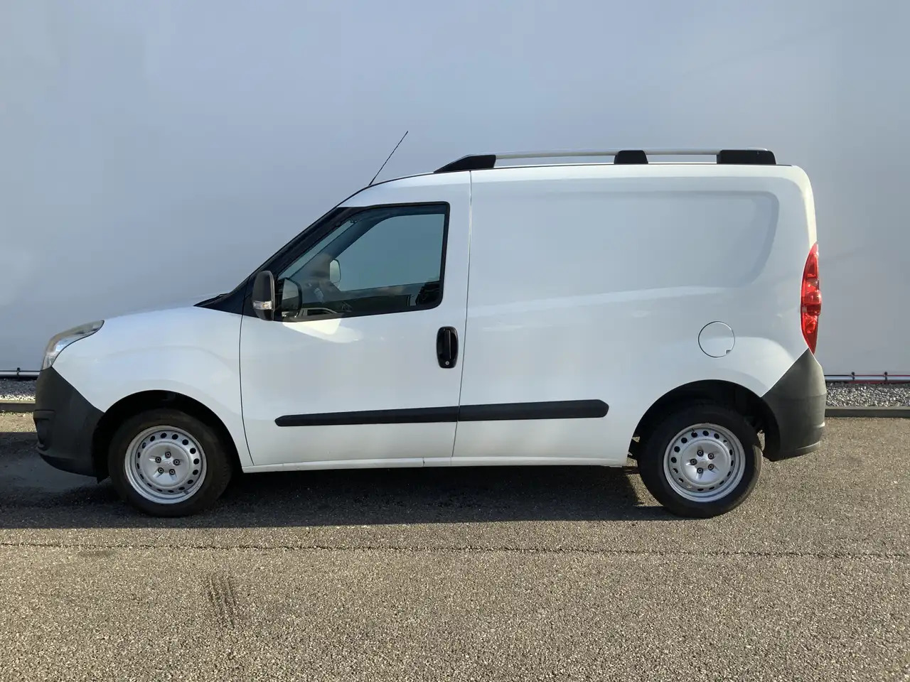Opel Combo 1.3 CDTi L1H1 ecoFLEX Edition Airco Trekhaak 1000 - Fourgonnette: photos 3 Opel Combo 1.3 CDTi L1H1 ecoFLEX Edition Airco Trekhaak 1000 - Fourgonnette: photos 3