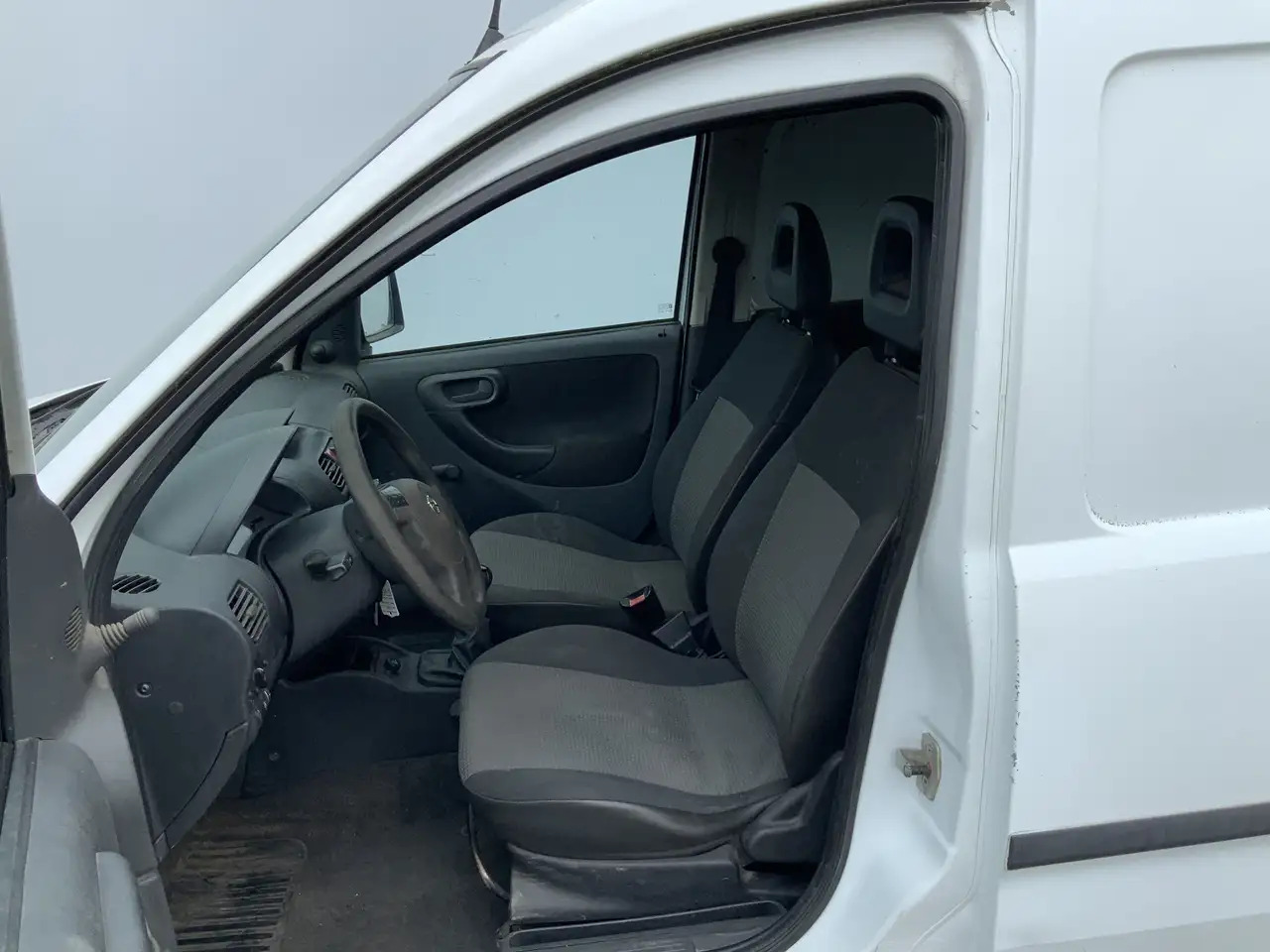 Opel Combo 1.3 CDTi Selection Trekhaak 1000 kg Euro 5 - Fourgonnette: photos 4 Opel Combo 1.3 CDTi Selection Trekhaak 1000 kg Euro 5 - Fourgonnette: photos 4