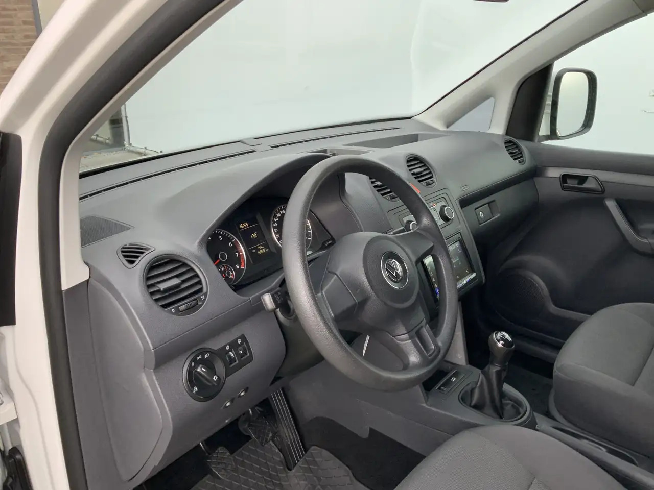 Volkswagen Caddy BENZINE !!! 1.2 TSI Airco Side Bar Alu Velg Trekha - Fourgonnette: photos 5 Volkswagen Caddy BENZINE !!! 1.2 TSI Airco Side Bar Alu Velg Trekha - Fourgonnette: photos 5