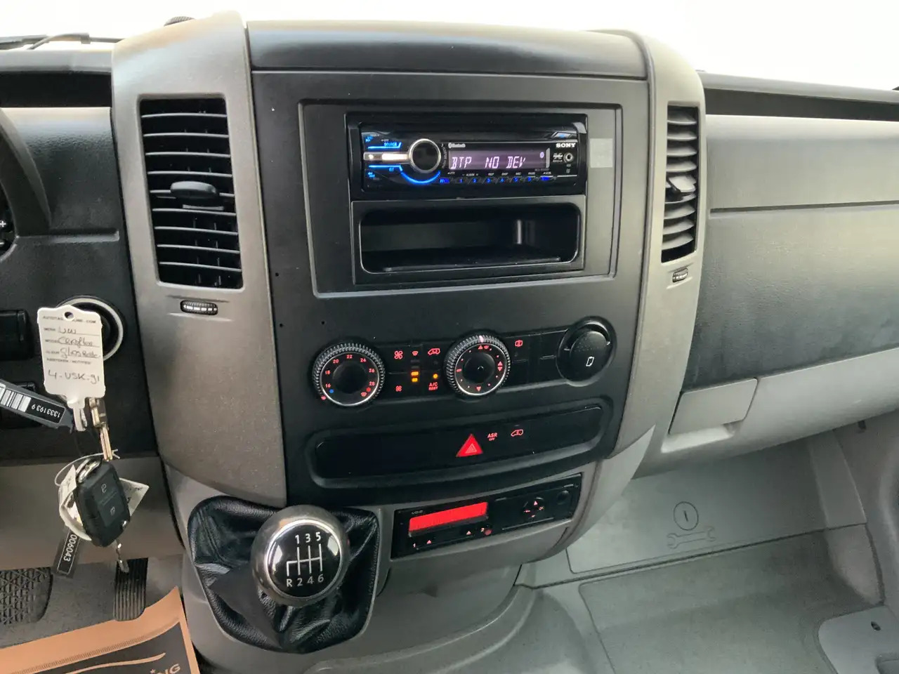 Volkswagen Crafter 35 2.0 TDI L3H1 Glasresteel Airco Cruise 3 Zits UI - Fourgon grand volume, Véhicule de voirie/ Spécial: photos 5 Volkswagen Crafter 35 2.0 TDI L3H1 Glasresteel Airco Cruise 3 Zits UI - Fourgon grand volume, Véhicule de voirie/ Spécial: photos 5