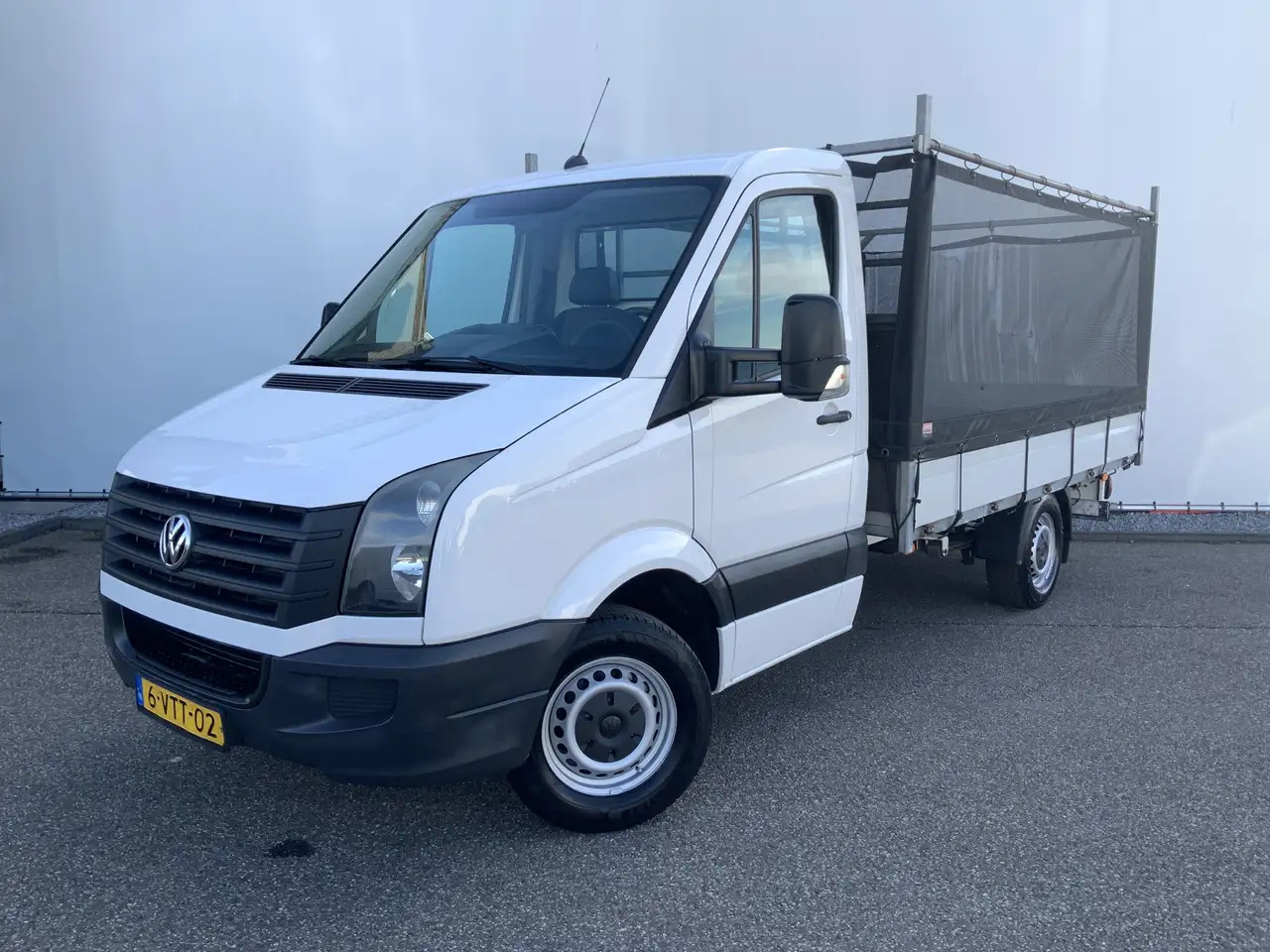 Volkswagen Crafter 50 2.0 TDI L2H1Pick Up Airco Cruise Trekhaak 3500 - Utilitaire plateau: photos 1 Volkswagen Crafter 50 2.0 TDI L2H1Pick Up Airco Cruise Trekhaak 3500 - Utilitaire plateau: photos 1