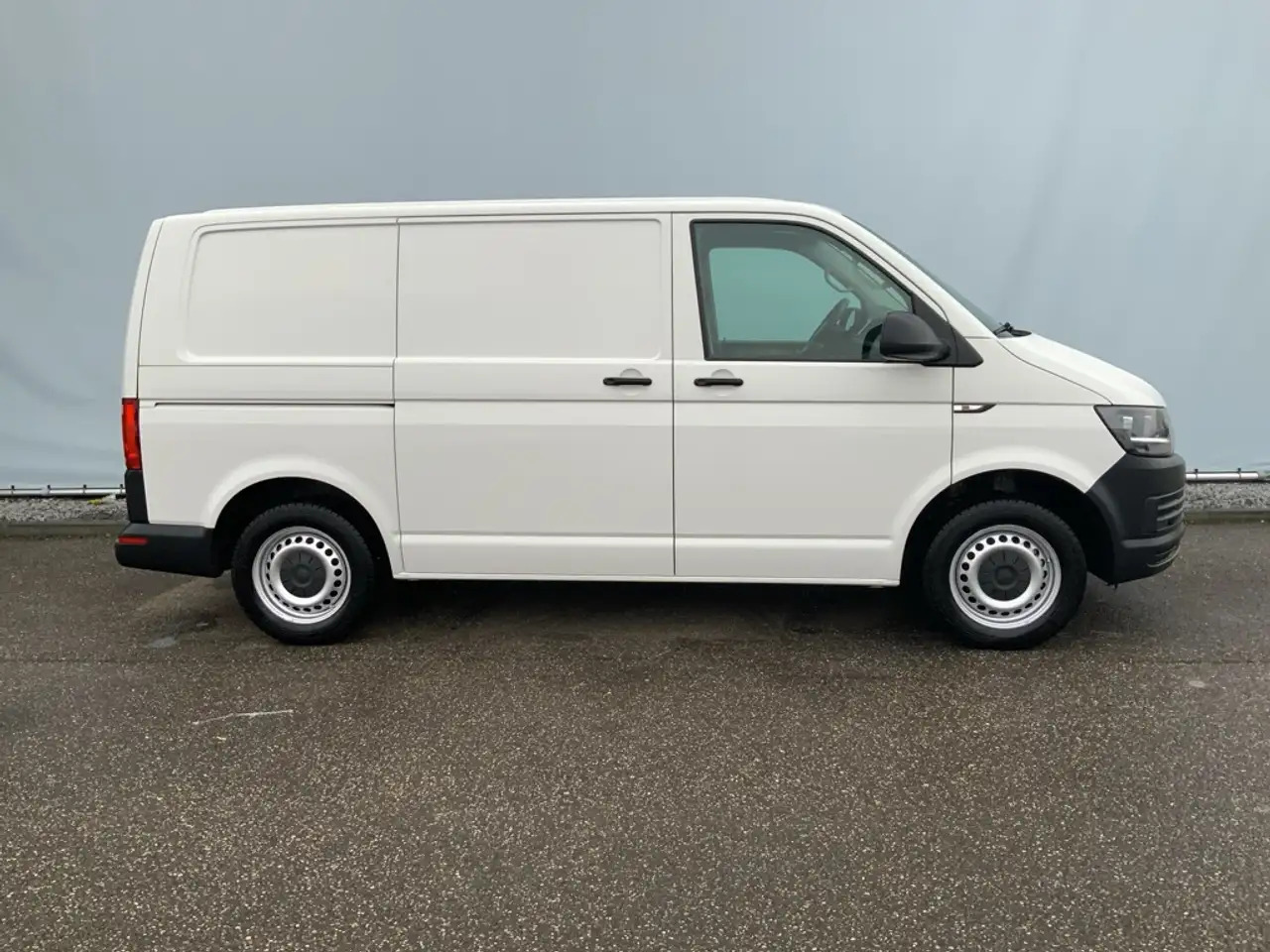 Volkswagen T6 Transporter 2.0 TDI L1H1 Comfortline Airco Navi Trekhaak 2200 - Fourgon utilitaire: photos 4 Volkswagen T6 Transporter 2.0 TDI L1H1 Comfortline Airco Navi Trekhaak 2200 - Fourgon utilitaire: photos 4