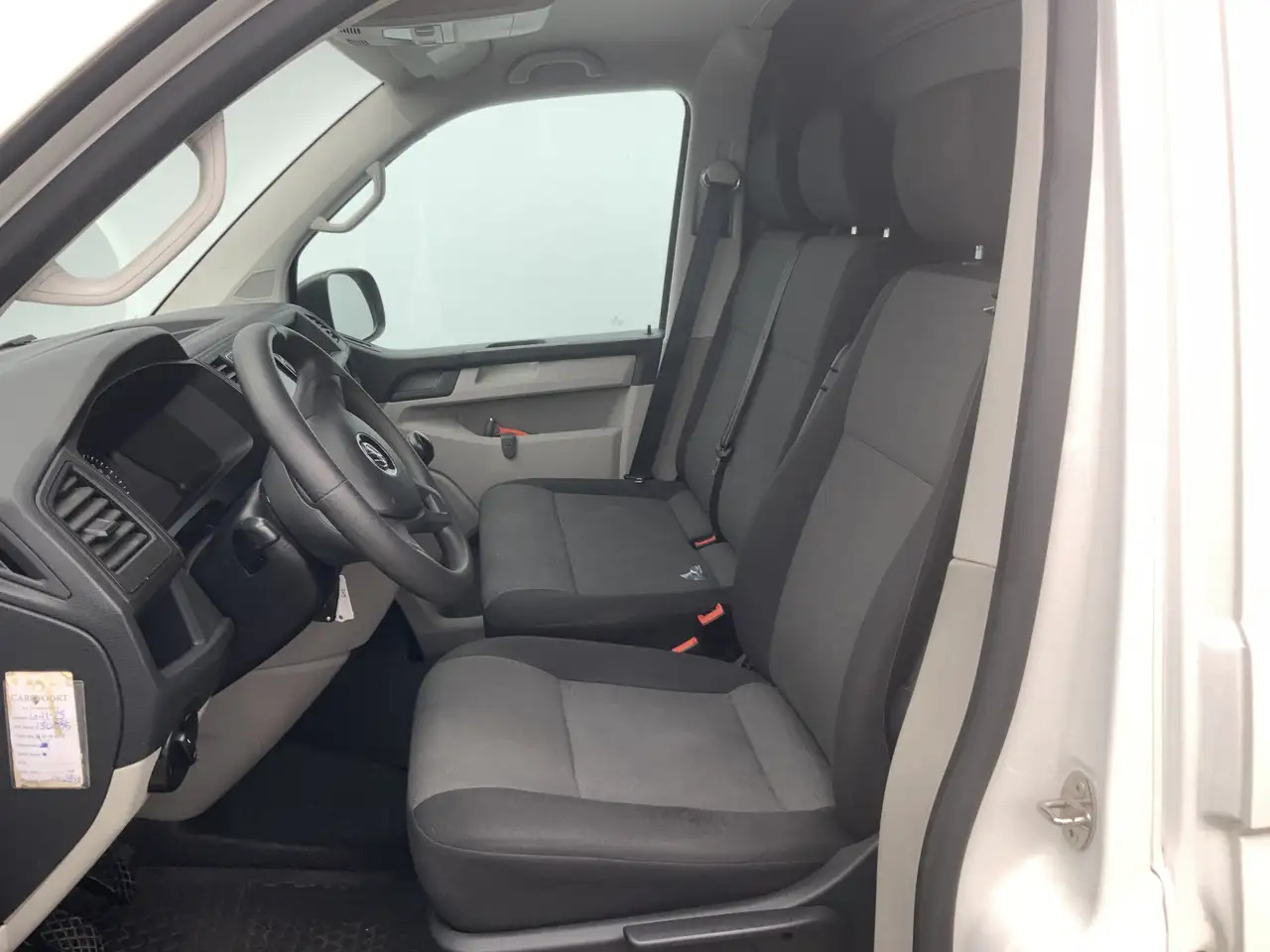 Volkswagen T6 Transporter 2.0 TDI L2H1 Airco Navi 3 Zits Alu Velg Euro 6 - Fourgon utilitaire: photos 4 Volkswagen T6 Transporter 2.0 TDI L2H1 Airco Navi 3 Zits Alu Velg Euro 6 - Fourgon utilitaire: photos 4