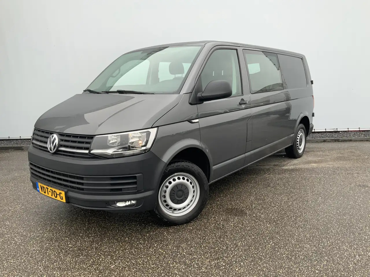 Volkswagen T6 Transporter 2.0 TDI L2H1 DC Comfortline Plus Dub Cab Cruise 5 - Utilitaire double cabine: photos 1 Volkswagen T6 Transporter 2.0 TDI L2H1 DC Comfortline Plus Dub Cab Cruise 5 - Utilitaire double cabine: photos 1