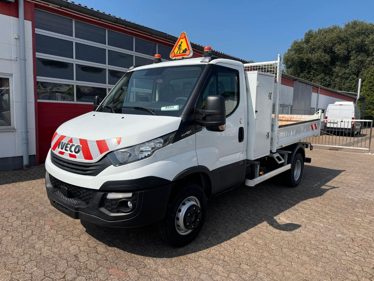 Iveco 70C18 Kipper 3625 kg Nutzlast! Klima EURO 6C - Utilitaire benne: photos 1 Iveco 70C18 Kipper 3625 kg Nutzlast! Klima EURO 6C - Utilitaire benne: photos 1