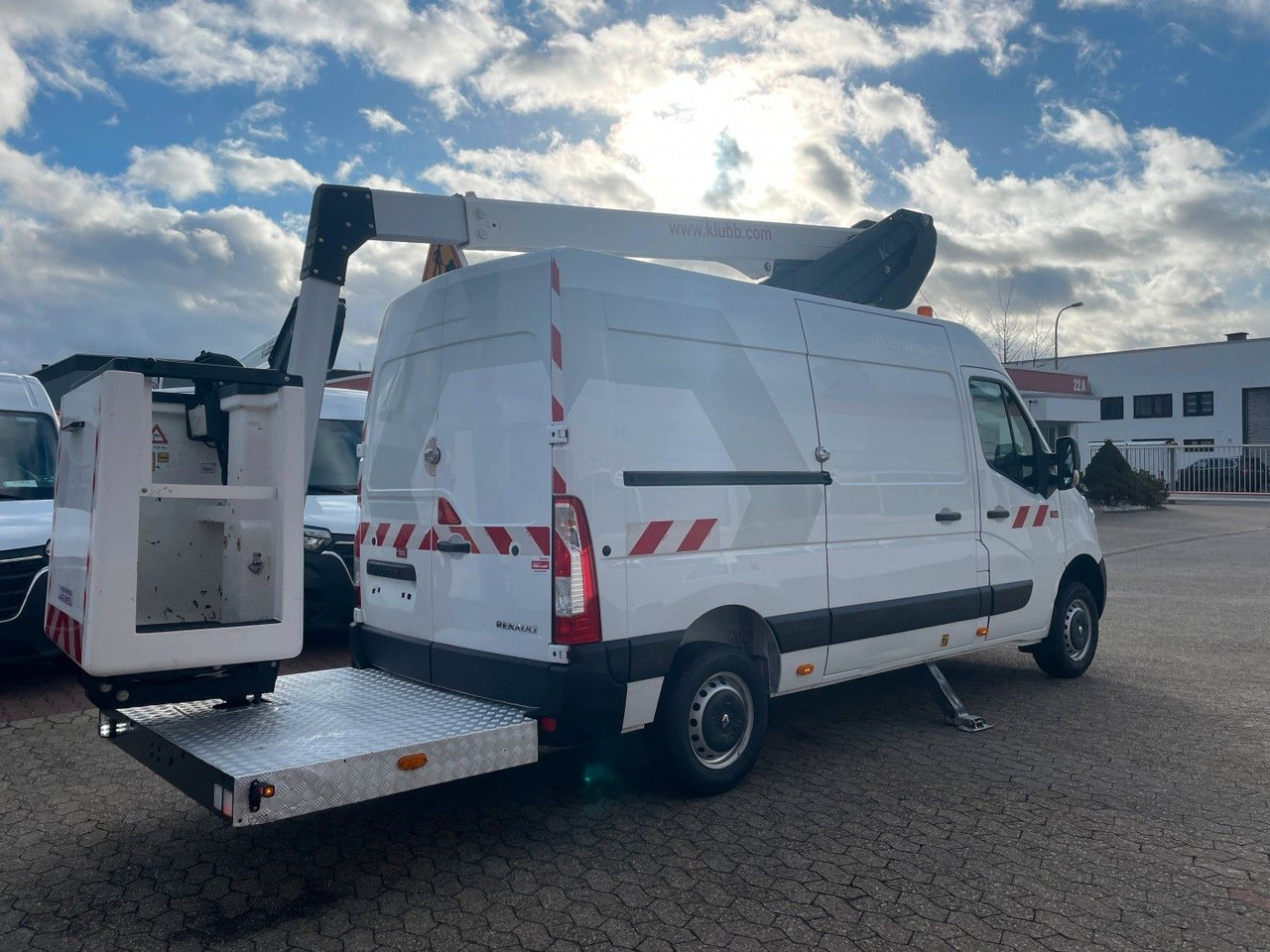 Renault Master Hubarbeitsbühne 2 Personen Korb bis 200kg - Camion avec nacelle: photos 4 Renault Master Hubarbeitsbühne 2 Personen Korb bis 200kg - Camion avec nacelle: photos 4