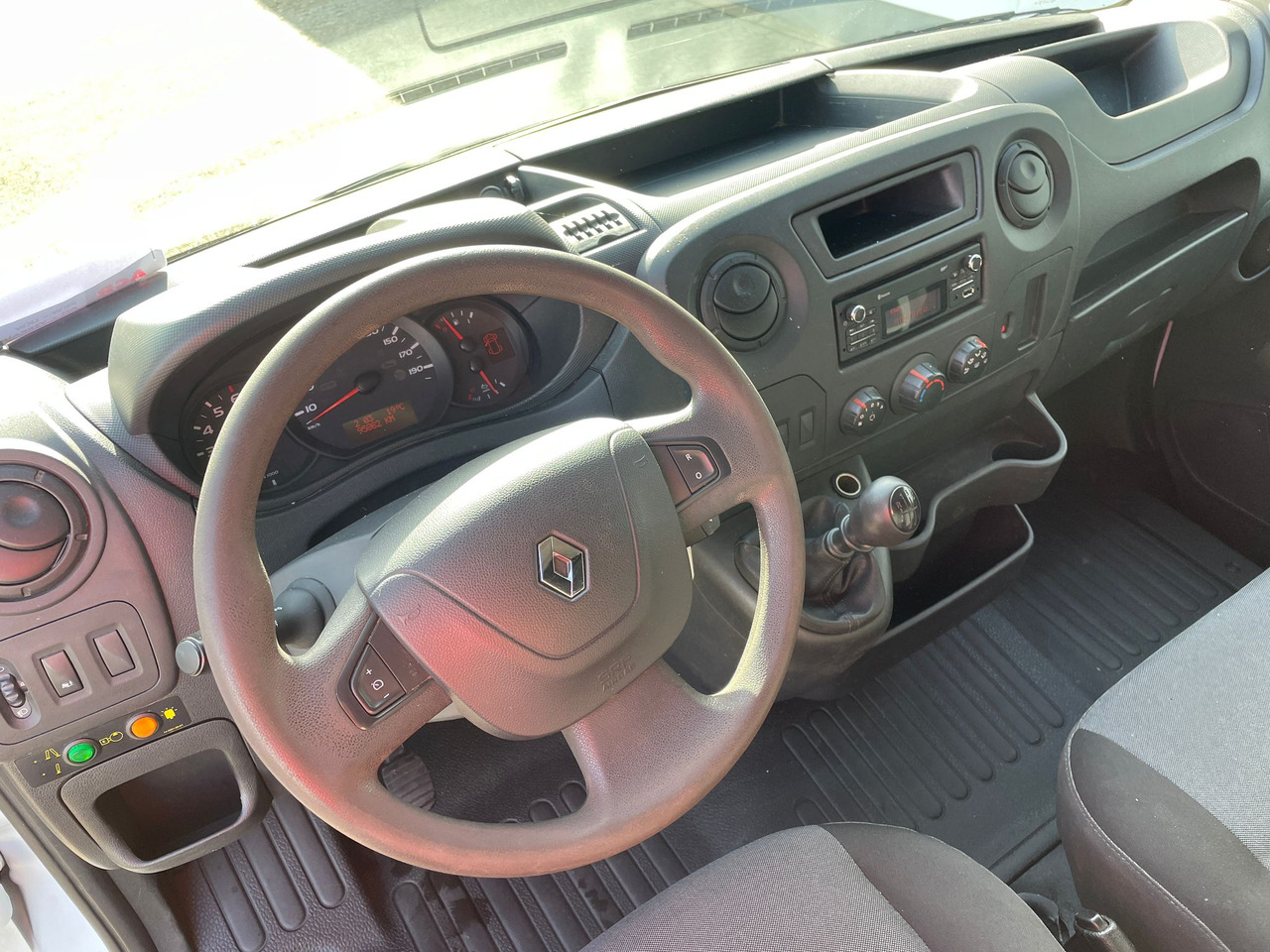 Camion avec nacelle Renault Master Hubarbeitsbühne Time Versalift ETL-32-125: photos 16 Camion avec nacelle Renault Master Hubarbeitsbühne Time Versalift ETL-32-125: photos 16