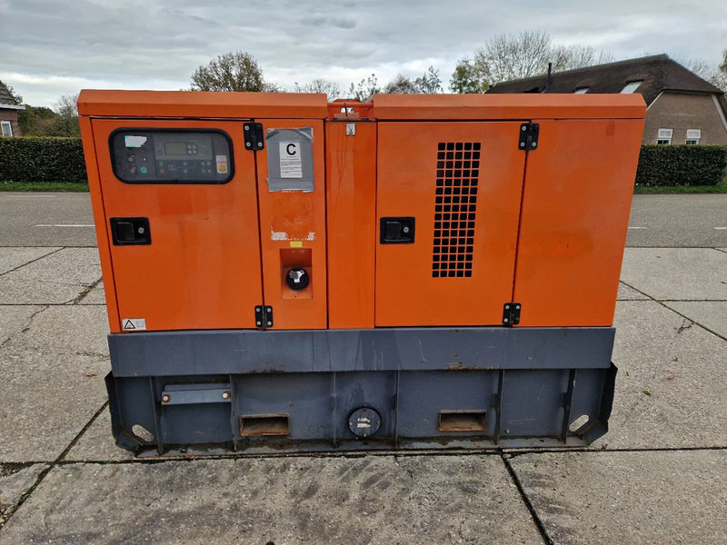 Atlas-Copco QAS 60 met Perkins motor - Groupe électrogène: photos 1 Atlas-Copco QAS 60 met Perkins motor - Groupe électrogène: photos 1