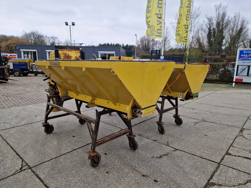 Jongerius 1000 droog zout strooier zo uit het werk! - Epandeur de sable: photos 5 Jongerius 1000 droog zout strooier zo uit het werk! - Epandeur de sable: photos 5