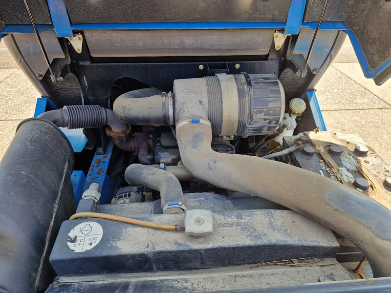 Manitou MC50 ruwterreinheftruck met sideshift - Chariot tout terrain: photos 5 Manitou MC50 ruwterreinheftruck met sideshift - Chariot tout terrain: photos 5