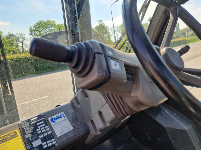 Chariot tout terrain Manitou MC50 ruwterreinheftruck met sideshift: photos 9 Chariot tout terrain Manitou MC50 ruwterreinheftruck met sideshift: photos 9