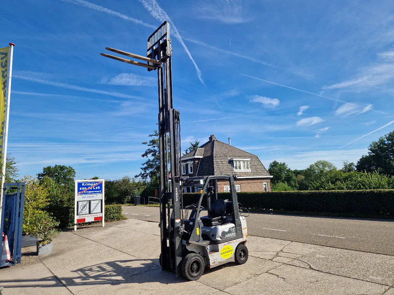 Nissan 1800 kg. LPG met keuring - Chariot élévateur à gaz: photos 2 Nissan 1800 kg. LPG met keuring - Chariot élévateur à gaz: photos 2