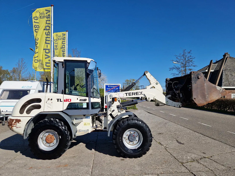 Terex TL80 palletvorken en 4in1-bak - Chargeuse sur pneus: photos 2 Terex TL80 palletvorken en 4in1-bak - Chargeuse sur pneus: photos 2