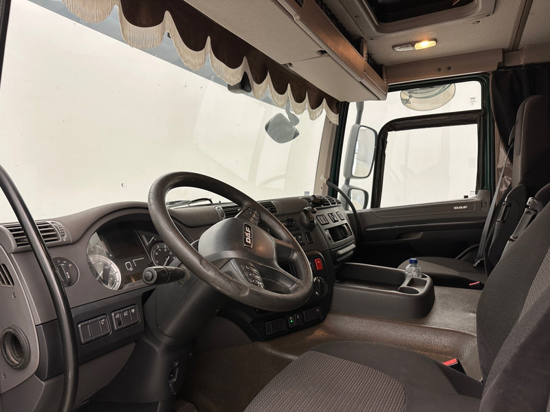 Camion à rideaux coulissants DAF CF 280: photos 11