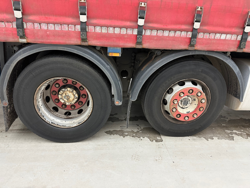 DAF CF 440 - 6x2 - Camion à rideaux coulissants: photos 4 DAF CF 440 - 6x2 - Camion à rideaux coulissants: photos 4