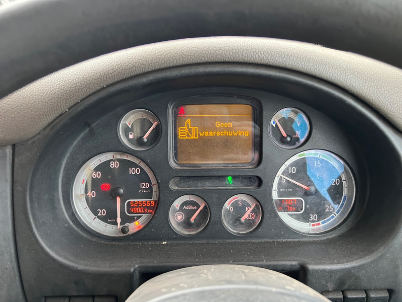Balayeuse de voirie DAF CF75.250: photos 11